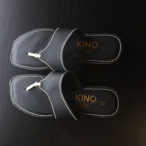 NWOT Men’s Size 11 Black Kinos